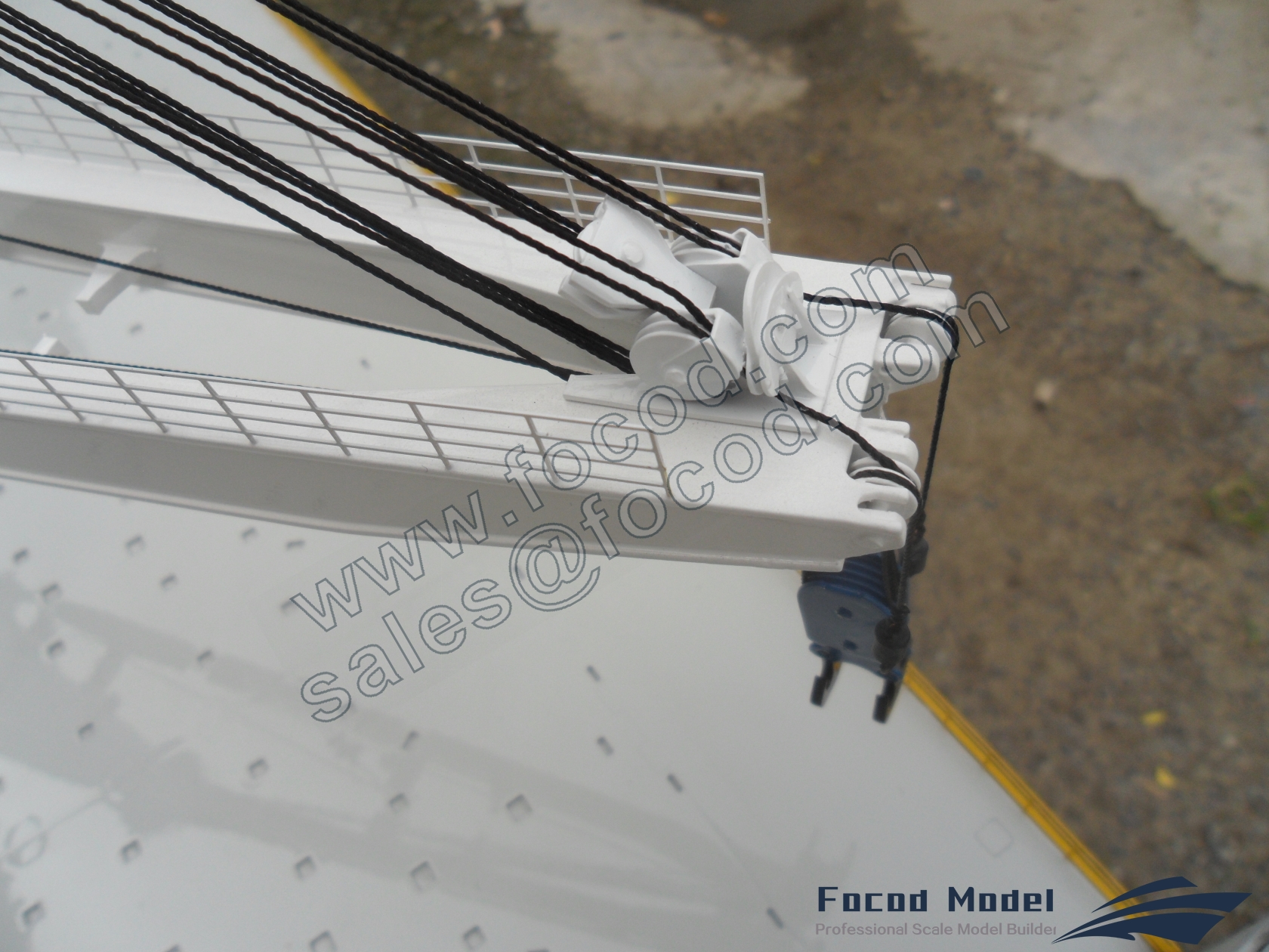 customized model of 155m heavy lift cargo ship Happy Star